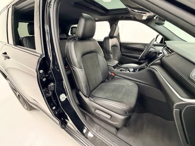 2025 Jeep Grand Cherokee Altitude X 4x4