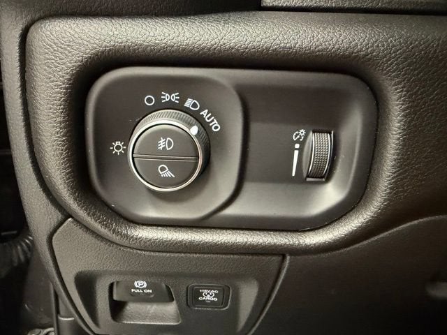 2025 RAM 1500 Warlock Crew Cab 4x4 5'7" Box