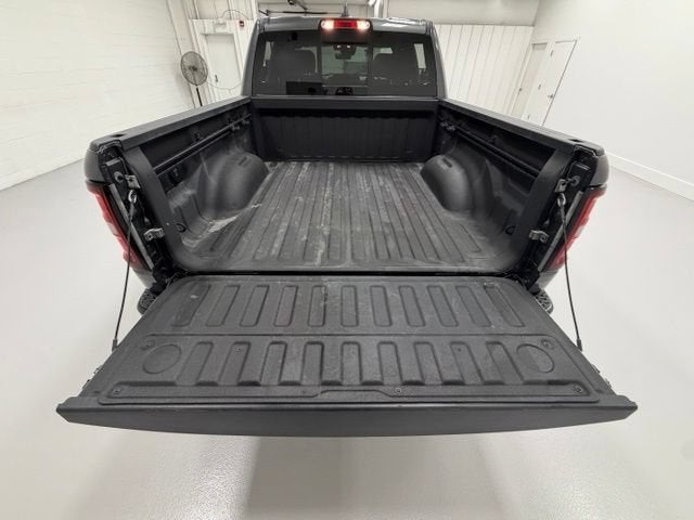 2025 RAM 1500 Warlock Crew Cab 4x4 5'7" Box