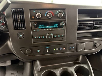 2025 GMC Savana Passenger LT