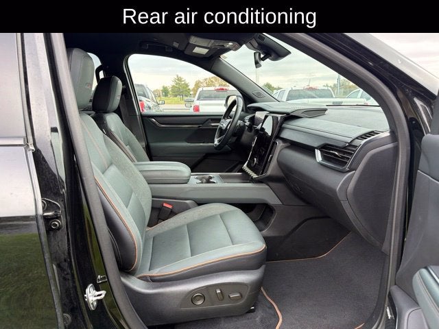 2025 GMC Acadia AT4