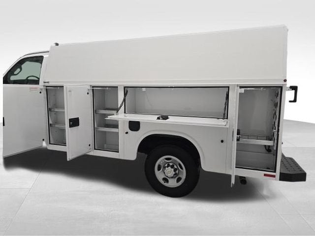 2026 Chevrolet Express Cutaway 3500 1WT