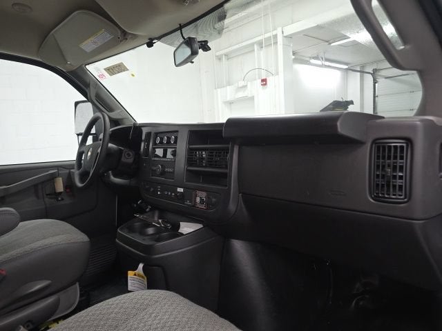 2026 Chevrolet Express Cutaway 3500 1WT
