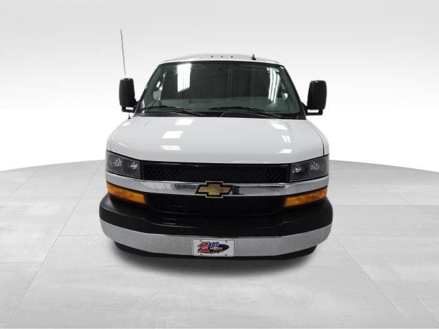 2026 Chevrolet Express Cutaway 3500 1WT