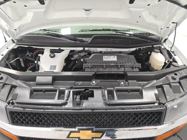 2026 Chevrolet Express Cutaway 3500 1WT