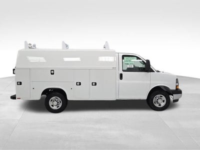 2026 Chevrolet Express Cutaway 3500 1WT