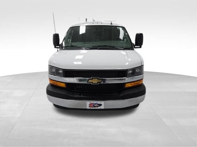 2026 Chevrolet Express Cutaway 3500 1WT