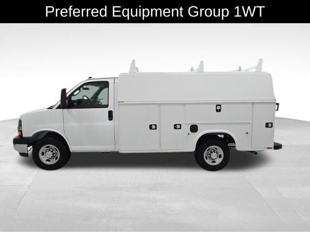 2026 Chevrolet Express Cutaway 3500 1WT