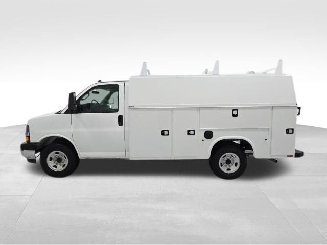 2026 Chevrolet Express Cutaway 3500 1WT