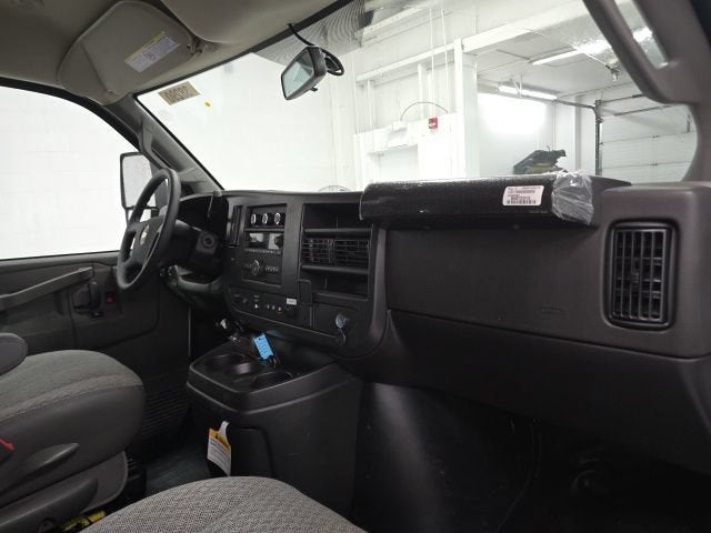 2026 Chevrolet Express Cutaway 3500 1WT