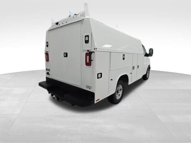 2026 Chevrolet Express Cutaway 3500 1WT
