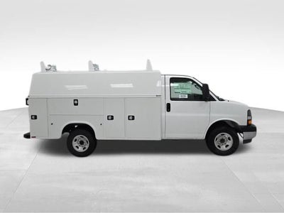 2026 Chevrolet Express Cutaway 3500 1WT