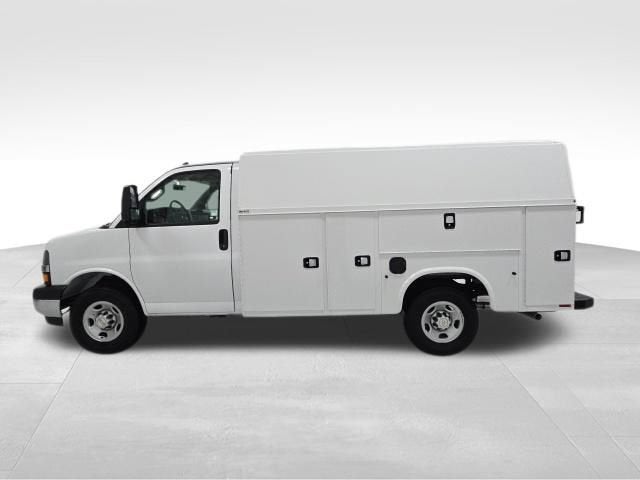 2026 Chevrolet Express Cutaway 3500 1WT