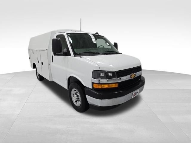 2026 Chevrolet Express Cutaway 3500 1WT