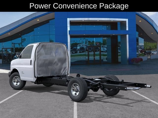 2026 Chevrolet Express Cutaway 3500 1WT