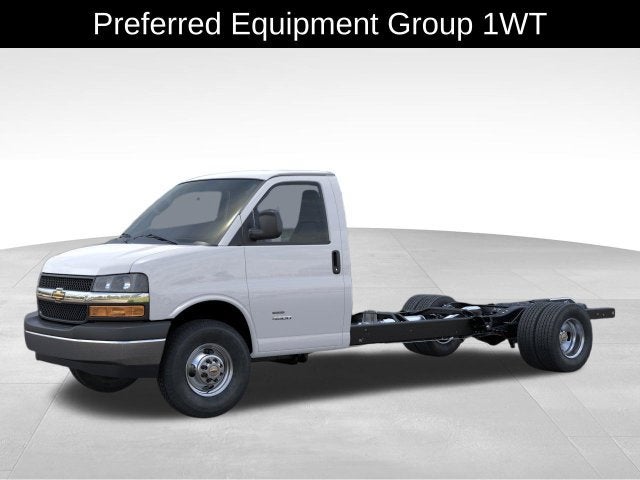 2026 Chevrolet Express Cutaway 3500 1WT