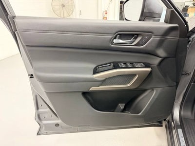 2025 Nissan Pathfinder Platinum 4WD