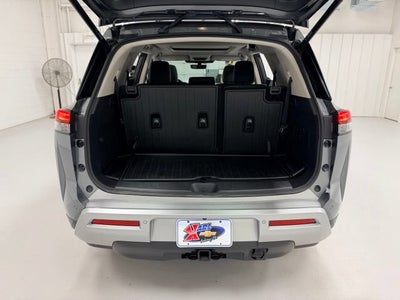 2025 Nissan Pathfinder Platinum 4WD