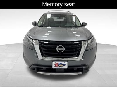 2025 Nissan Pathfinder Platinum 4WD
