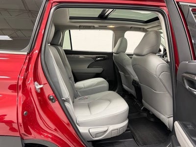 2024 Toyota Highlander LE