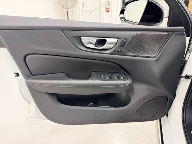 2024 Volvo S60 Ultimate Dark Theme