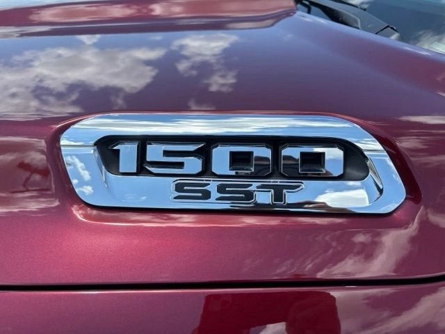 2025 RAM 1500 Laramie Crew Cab 4x4 5'7" Box