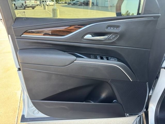 2024 Cadillac Escalade ESV Premium Luxury