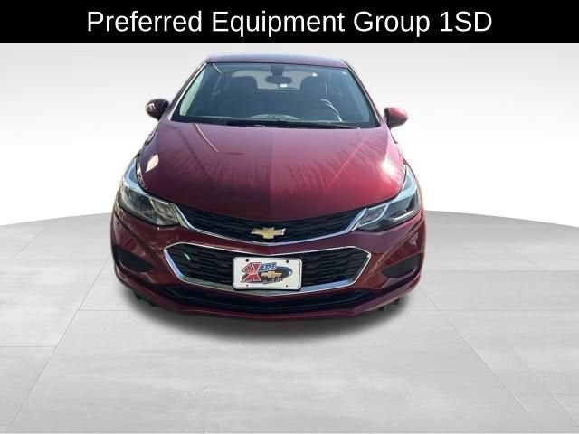 Used 2018 Chevrolet Cruze LT with VIN 3G1BE6SM9JS653152 for sale in Stuart, IA