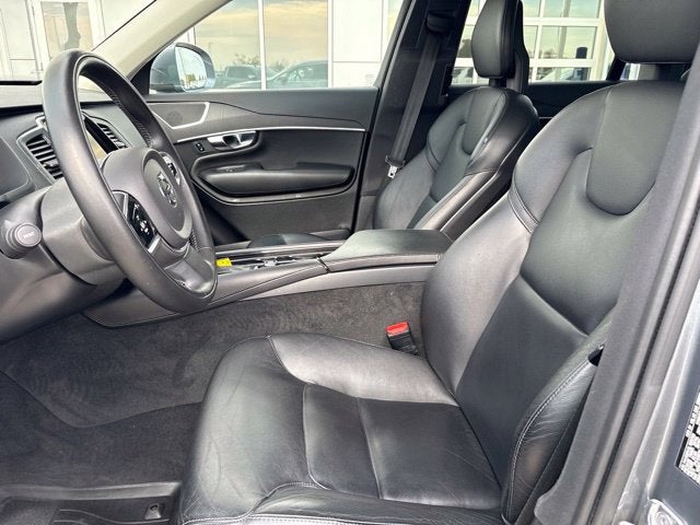 2020 Volvo XC90 T5 Momentum 7 Passenger