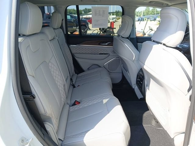 2022 Jeep Grand Cherokee Summit 4x4