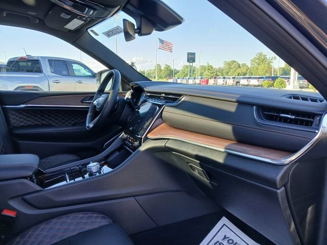 2025 Jeep Grand Cherokee L Summit 4x4