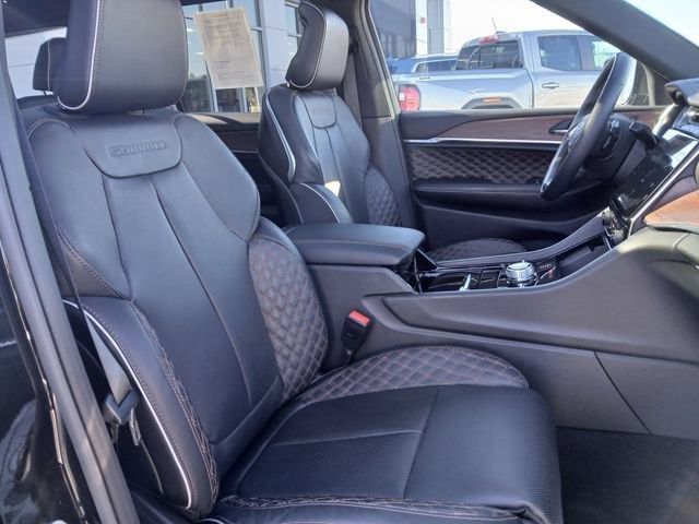 2025 Jeep Grand Cherokee L Summit 4x4