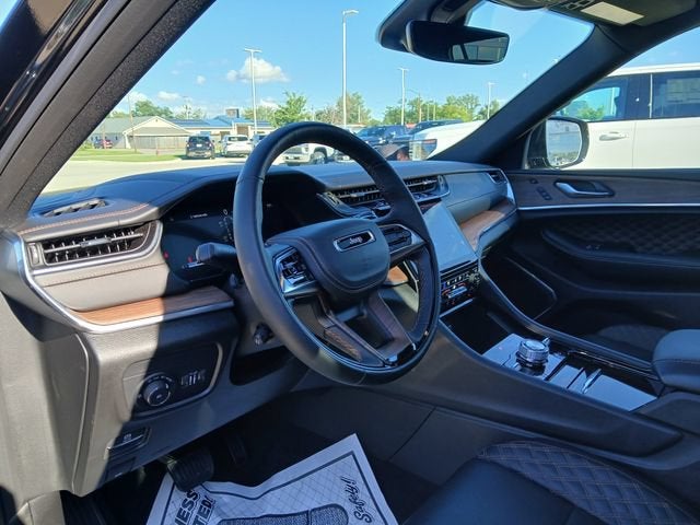 2025 Jeep Grand Cherokee L Summit 4x4