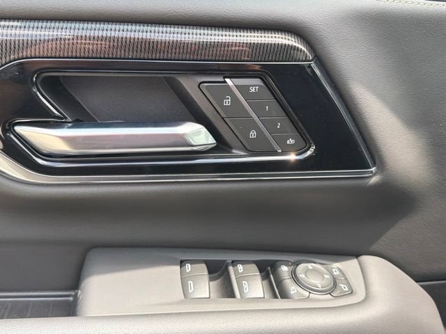 2025 GMC Yukon Elevation