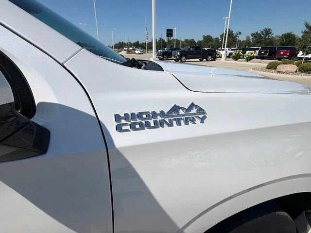 2022 Chevrolet Suburban High Country
