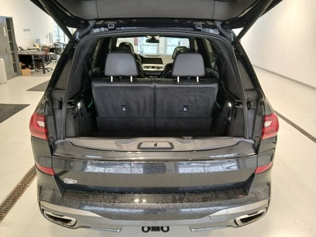 2022 BMW X7 M50i
