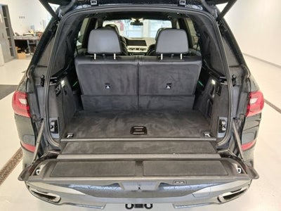 2022 BMW X7 M50i