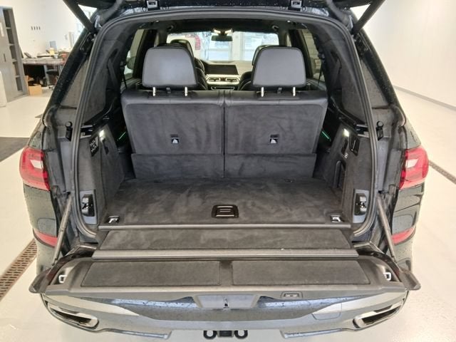 2022 BMW X7 M50i