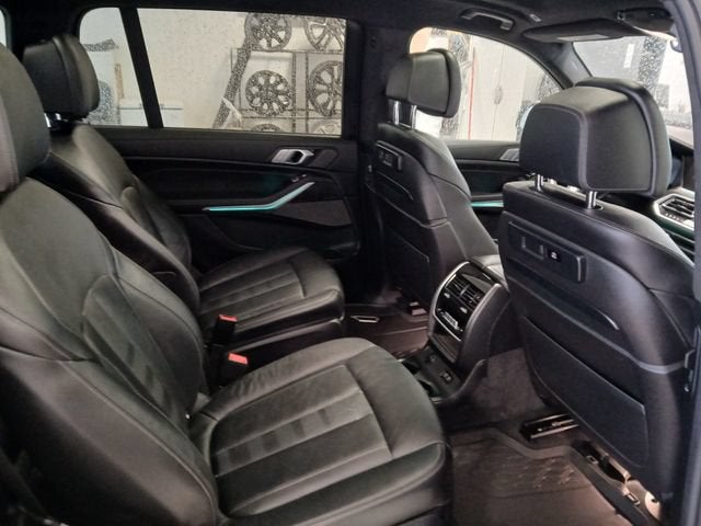 2022 BMW X7 M50i