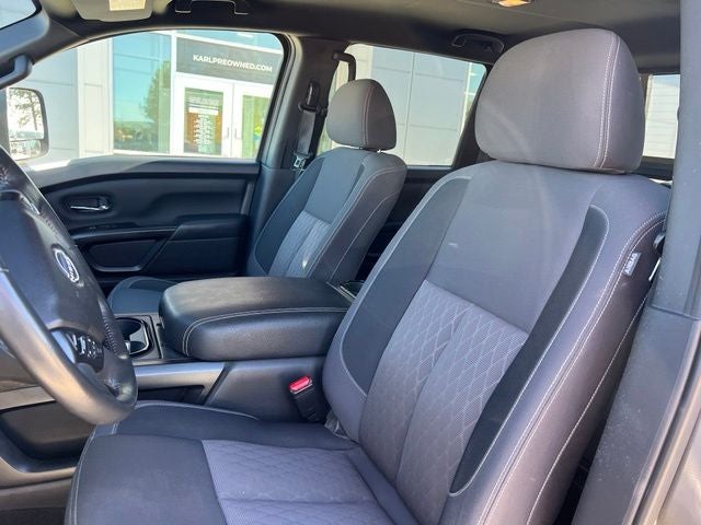 2024 Nissan Titan SV