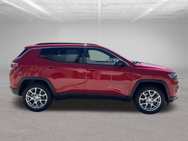 2023 Jeep Compass Latitude Lux