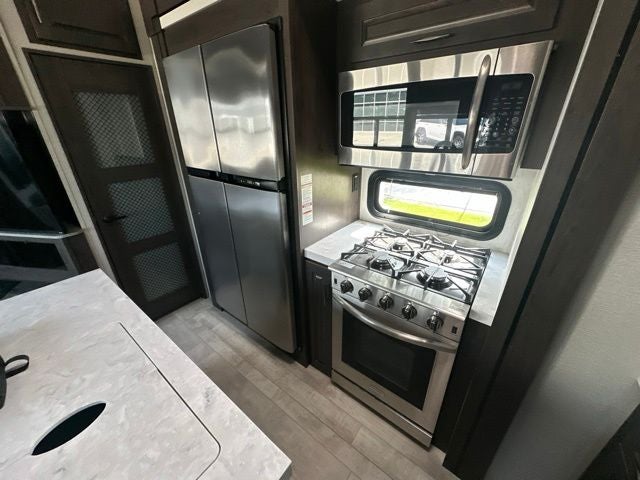 2022 Momentum Camper Base